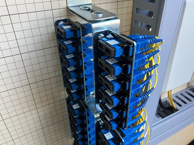 光パッチパネル取付